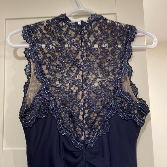 Beautiful floor length gown - Picture 2 of 3